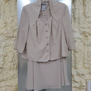 Women's 2 pc Formal Outfit